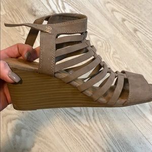 Women’s wedge sandals